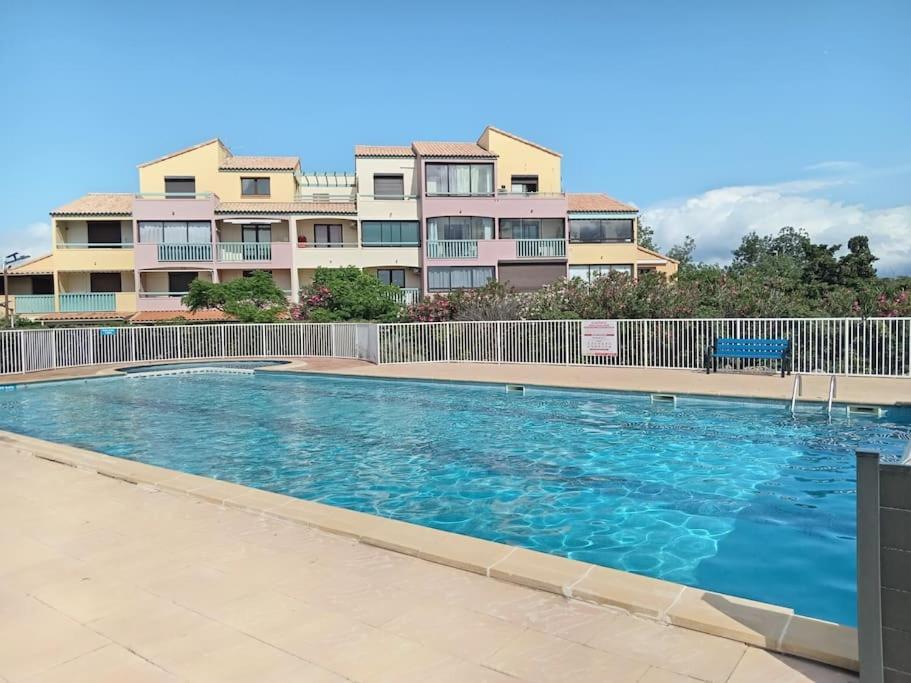 Holiday home Jolie Maisonnette Dans Calme Avec Piscine Le Barcares